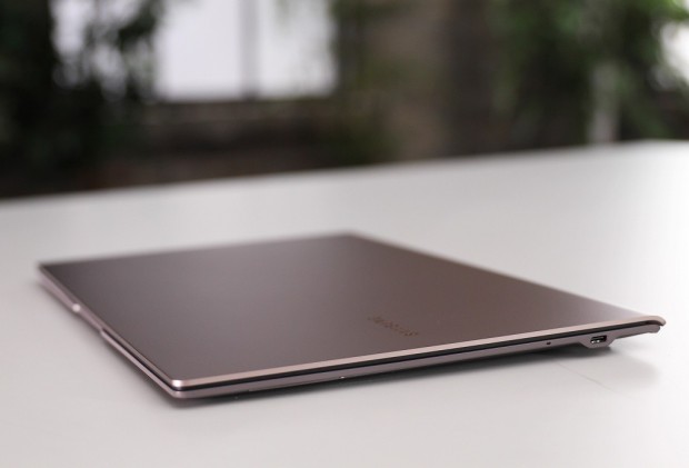 Galaxy-Book-S_1024x695
