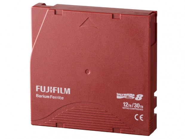 富士フイルム、最大容量30TBの磁気テープストレージメディア発売開始