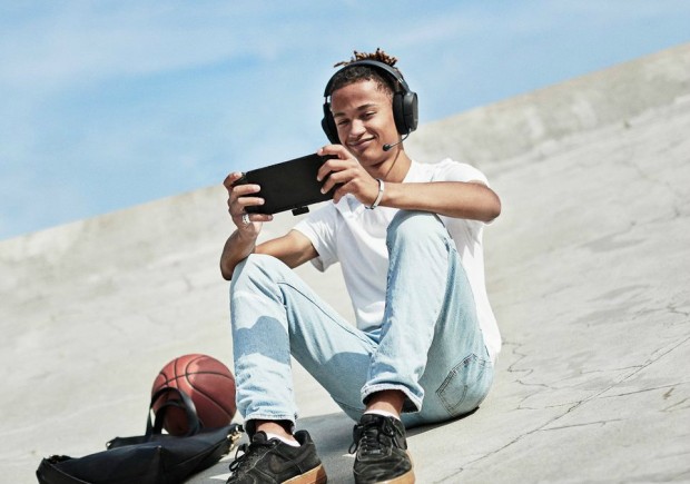 コンシューマゲーム機やスマホでも使える超低遅延ワイヤレスヘッドセットがSteelSeriesから