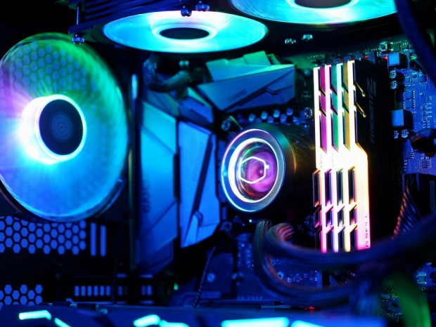 Cooler Master、映えるミラージュポンプ採用水冷「MasterLiquid ML240P Mirage」発売