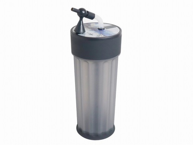 サンコー、自分でチューチューしなくてもラクラク飲める「電動ストローボトル」