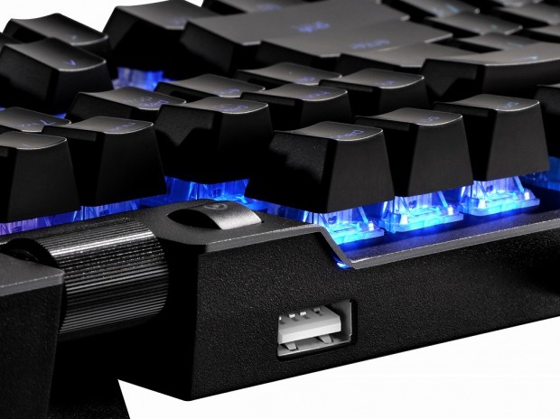 ADATAからゲーミングキーボード「XPG SUMMONER」発売。CHERRY銀軸など3モデル
