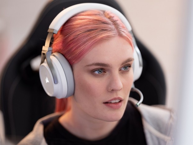 ブロードキャスト級マイクを備えた高速ワイヤレスヘッドセット「VIRTUOSO RGB Wireless」