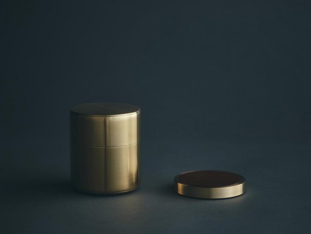 パナソニック、手作り茶筒の老舗とコラボした真鍮製ワイヤレススピーカー「響筒」を限定販売