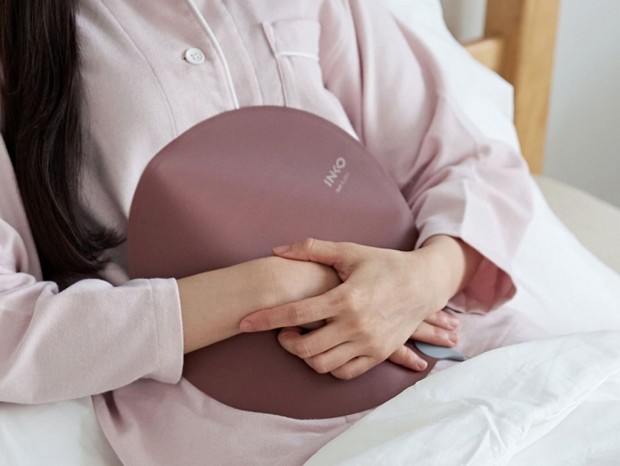 世界初、インクで暖まる超薄型USBヒーター「INKO Heating Mat Heal」発売