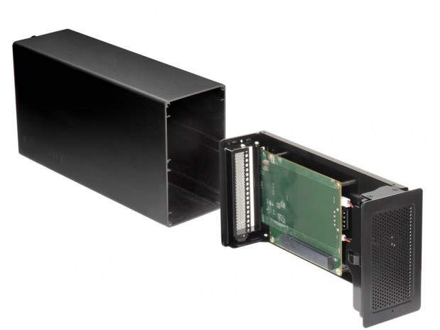 2スロットのPCIeカードを搭載できるThunderbolt 3拡張ボックスが