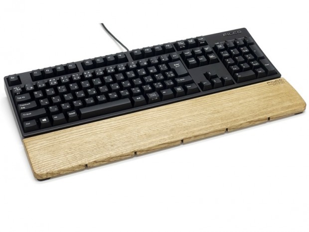 北海道産の天然無垢材を使用したリストレスト「FILCO Genuine Wood Wrist Rest」