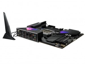 ROG_Strix_TRX40-E_Gaming_1024x768b