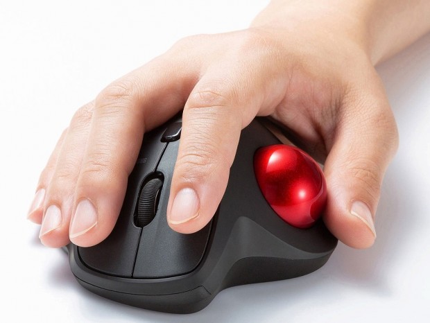 サンワサプライ、快適15°傾斜のエルゴボディを採用したトラックボール3製品