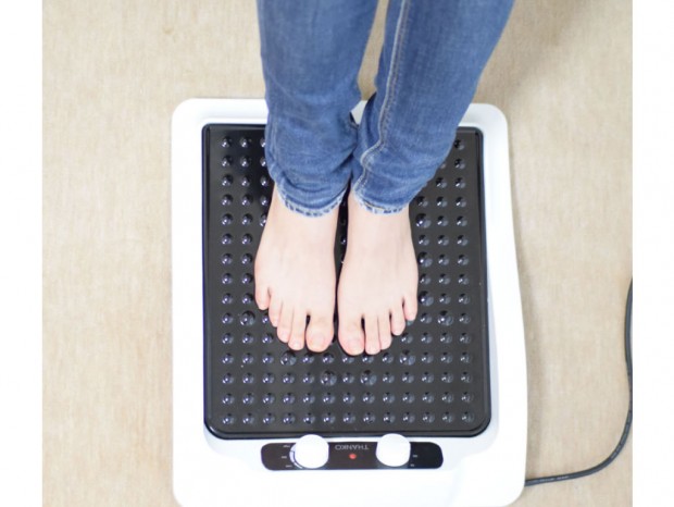あっという間に暖かい、サンコー「足先から温めて全身ぽかぽか『フットヒータープレート』」