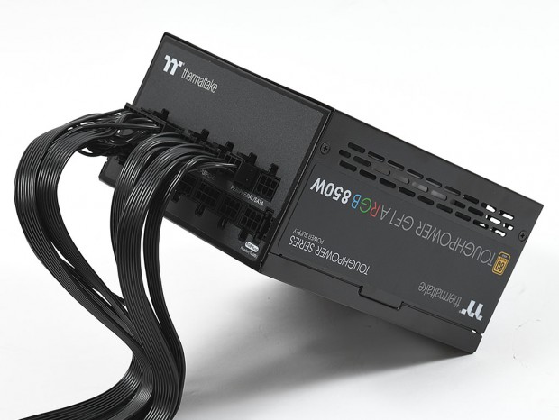 信頼性を備えたアドレサブルRGB電源のエントリー、Thermaltake