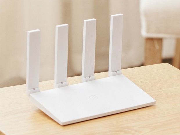 ファーウェイ、日本市場初の無線LANルーター「HUAWEI WiFi WS5200」