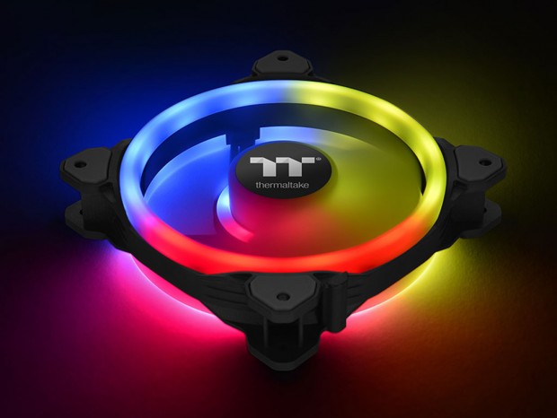 リング状のアドレサブルRGB LED内蔵200mmファン、Thermaltake「Riing Trio PLUS 20 RGB」