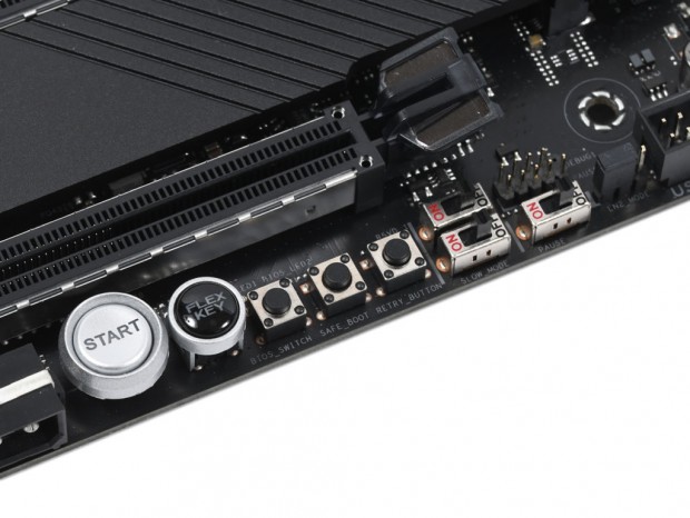 圧巻の機能と性能。ASUSの最上位X299マザー「ROG Rampage VI Extreme