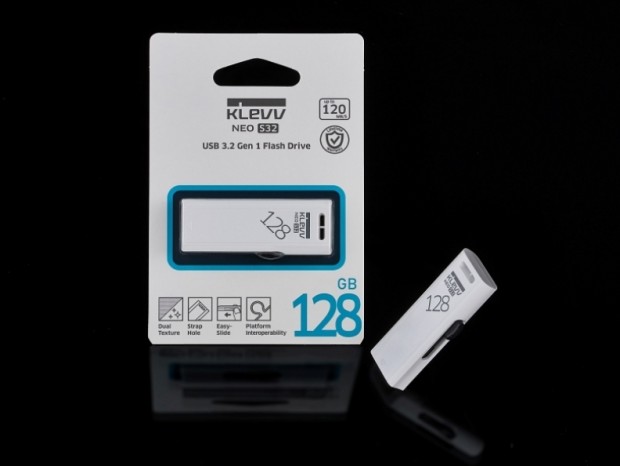 高品質NANDフラッシュを採用したUSB3.2メモリ「KLEVV NEO S32」