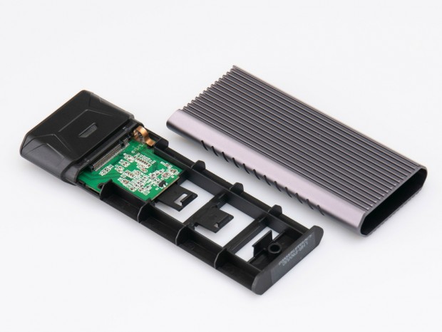 スクリューレスで組み立てられるNVMe M.2 SSDケースがロジテックから
