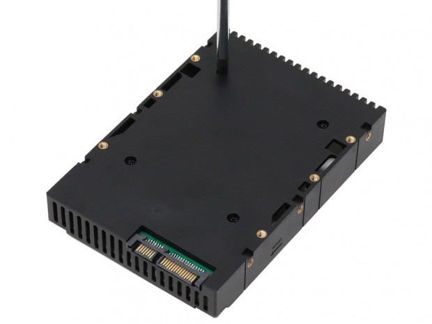 2.5インチSSDを3.5インチHDDサイズに変えるマウンタ、アイネックス「HDM-46」