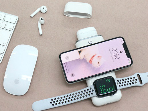 Apple製品を4台同時に充電できるワイヤレスモバイルバッテリ「AirAlly」