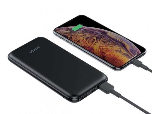 Qi充電機能を搭載するモバイルバッテリ、AUKEY「PB-Y25」