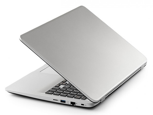 サードウェーブ、税抜5万円台の15.6型スタンダードノートPCなど計2機種