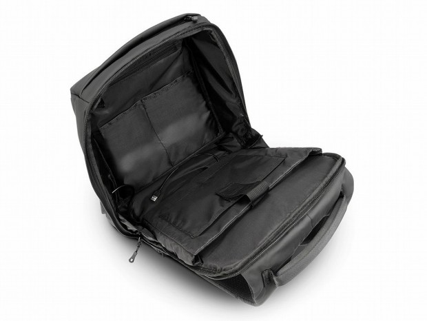 スマホ充電ポートや“隠しポケット”付きバックパック「Sharkoon Backpack」など3製品