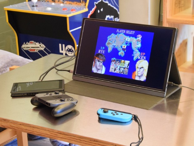 PS4やSwitchにも使える、Type-C対応15.6型モバイル液晶がサンコーから