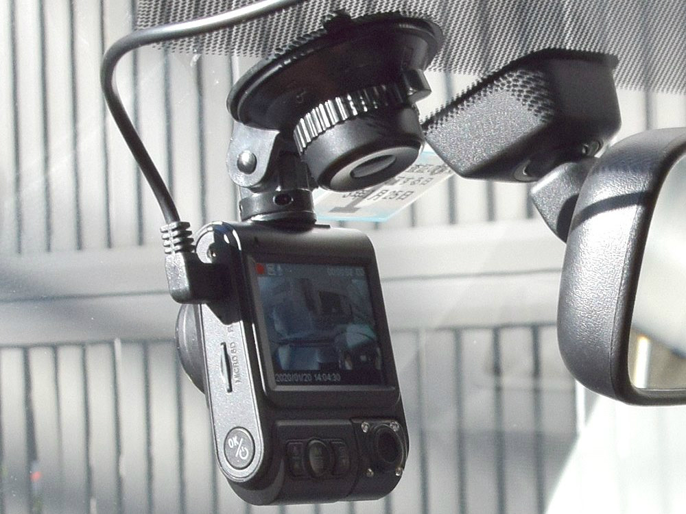 暗い車内も鮮明に映る、サンコー「超高感度車内カメラ搭載前後撮影ドライブレコーダー」 エルミタージュ秋葉原 暗い車内も鮮明に映る、サンコー「超高感度車内カメラ搭載前後撮影ドライブレコーダー」 エルミタージュ秋葉原