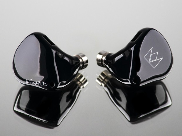 Noble Audio、ハイブリッドドライバ採用のインイヤーモニター「TUX 5」など2種