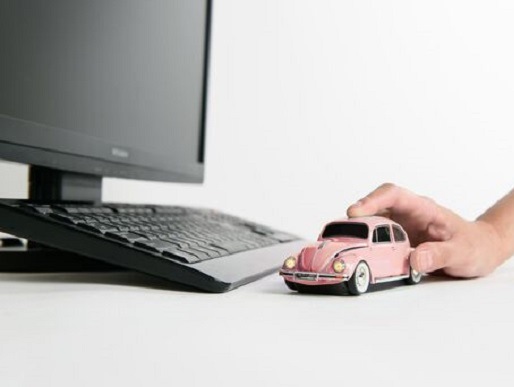 パステルカラーのVolkswagenビートル型ワイヤレスマウスが発売
