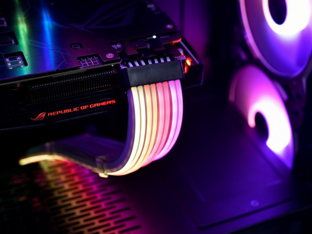 Lian Liの光るケーブル最新作「Strimer Plus」シリーズ24日発売決定