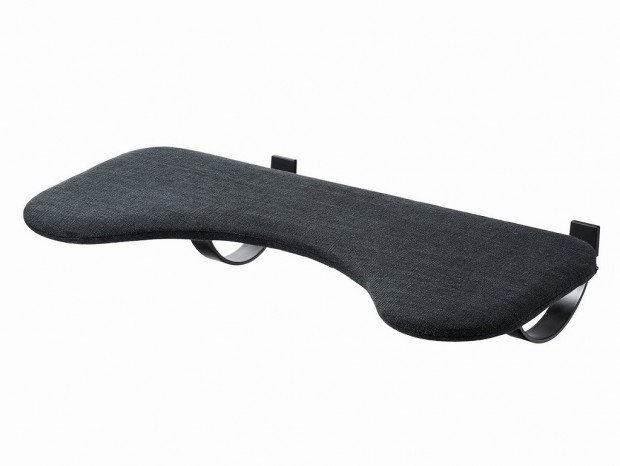 サンワダイレクト、両肘を置けるデスク設置の大型リストレストを発売