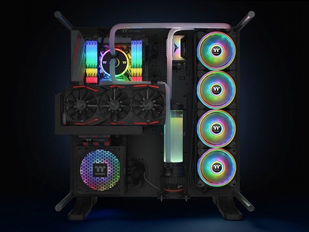 54灯のLEDが輝くアドレサブルRGBファン、Thermaltake「Riing Quad Plus RGB」発売