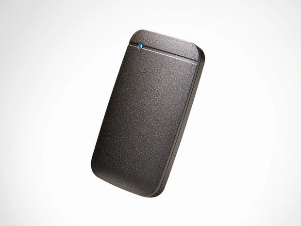 エレコム、データ復旧サービス付きのポータブルSSD「ESD-EF」シリーズ