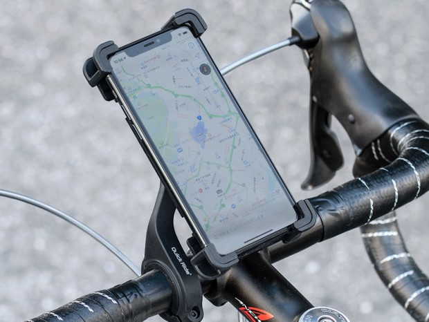 四隅をしっかり固定する、360°回転対応自転車用スマートフォンホルダー
