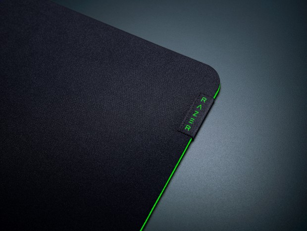 幅1,200mmの超大判モデルもラインナップするマウスパッド「Razer Gigantus V2」