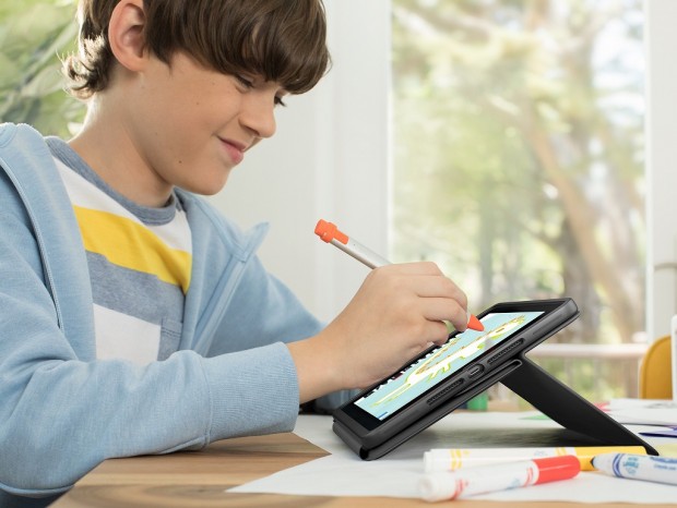 防塵・防水で落下にも強い教育機関向けiPad用キーボード一体型ケースがロジクールから