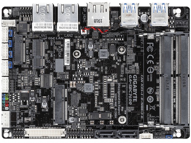Core i7-7600U搭載の超小型SBC、GIGABYTE「GA-SBC7600」