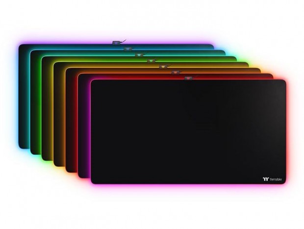 デスク全体をカバーする幅1,600mmの超大判ゲーミングマウスパッドがThermaltakeから
