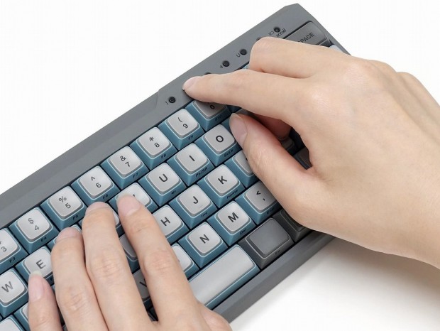 コンパクトメカニカル「Majestouch MINILA-R Convertible」が入った福袋を特価販売