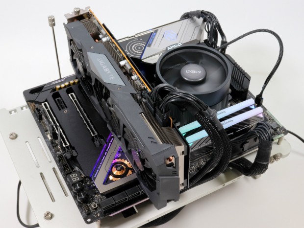 【壮麗RGB＆銀泊極冷!】Ryzen 9 3900X/Cooler Master