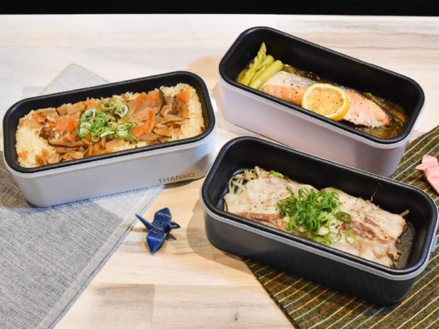 サンコー、最速14分の早炊きが可能な「超高速弁当箱炊飯器」にさくら色＆藍色