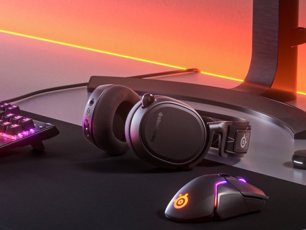 SteelSeries、2.4GHz無線とBluetooth両対応のワイヤレスヘッドセット「Arctis 9」