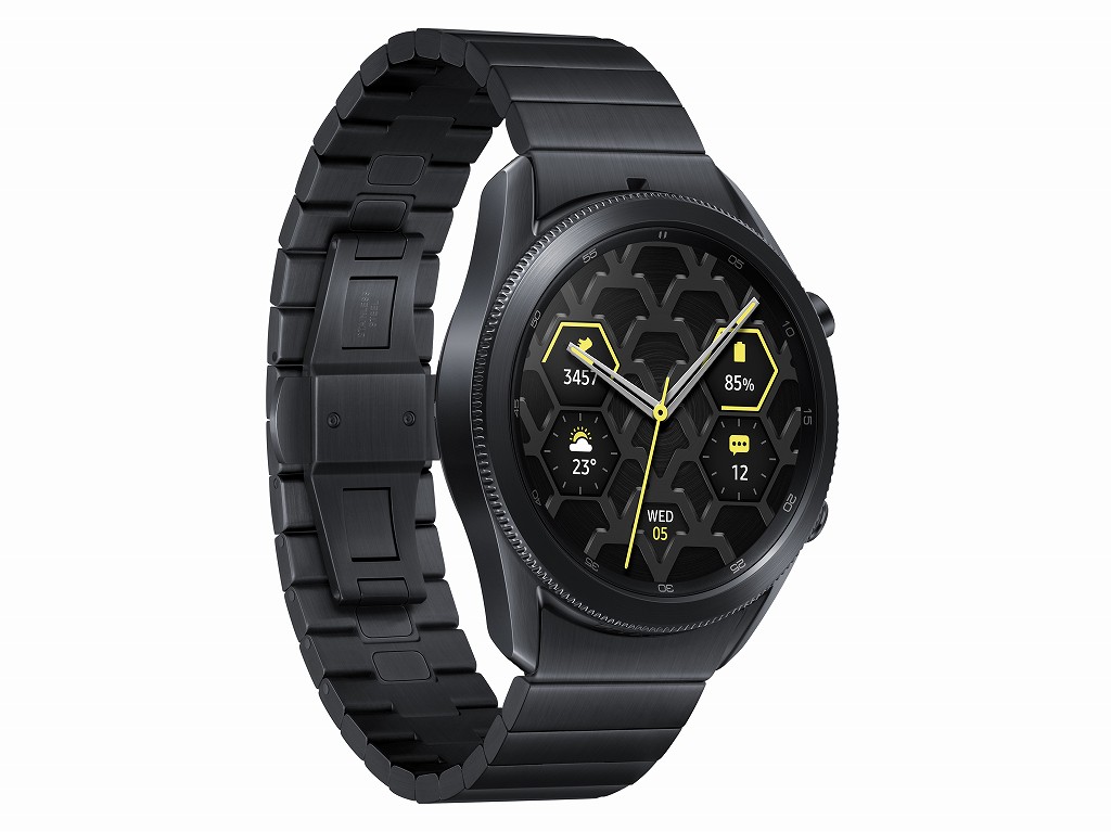 Samsung、エレガントなチタンバンドのスマートウォッチ「Galaxy Watch3