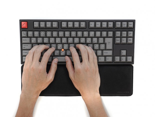 高級素材アルカンターラ採用リストレスト、ARCHISS「Premium Wrist Rest」