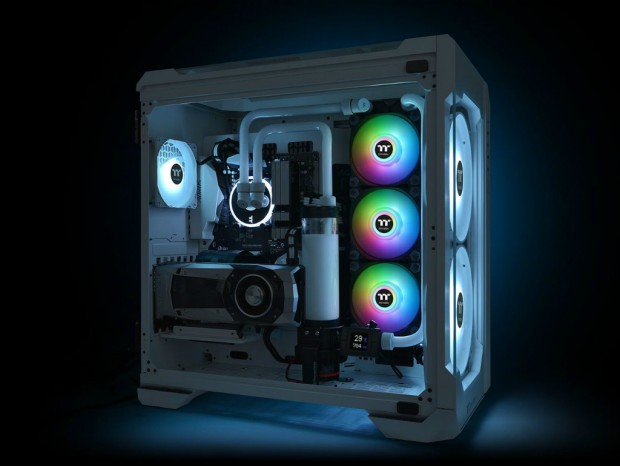 Thermaltake、アドレサブルRGB搭載のPCケースファン「Pure Duo ARGB Sync」シリーズ