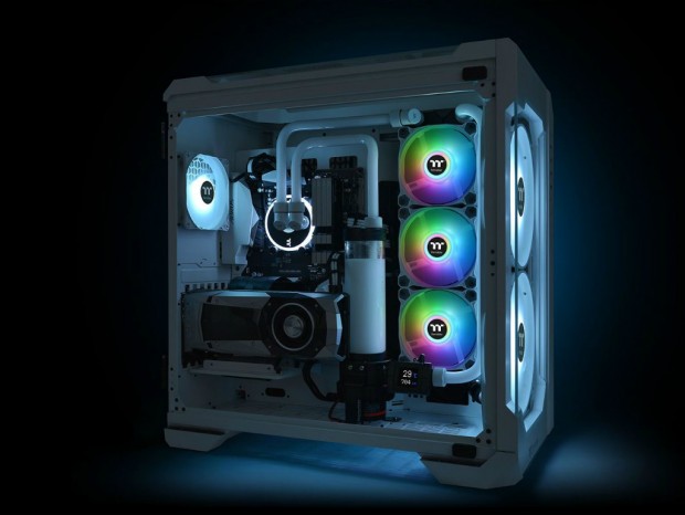 Thermaltake、アドレサブルRGB搭載のPCケースファン「Pure Duo ARGB Sync」シリーズ