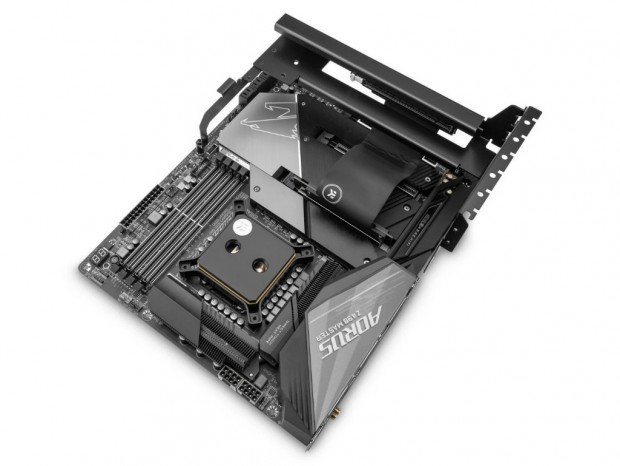 大型グラフィックスカードを確実に固定できる汎用垂直ブラケットがEK Water Blocksから