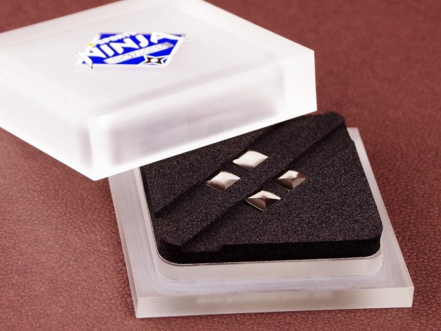 布製マウスパッドの操作を劇的に変える、鋼のマウスソール「菱-BISHI-」が登場
