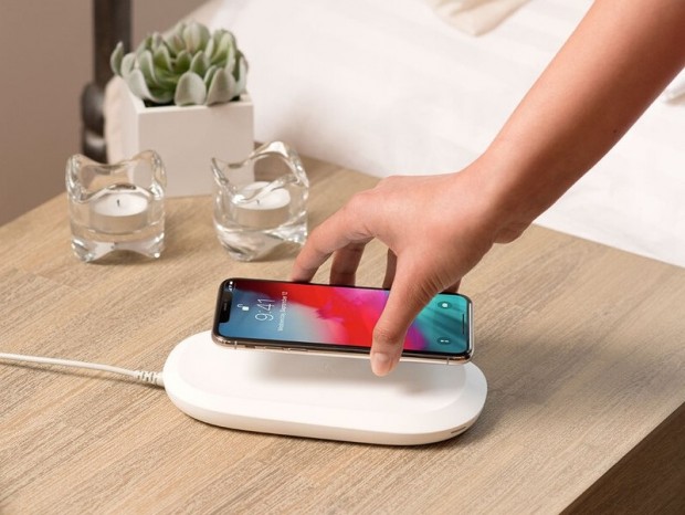 写真・動画を自動バックアップするワイヤレス充電器「SanDisk Ixpand Wireless Charger Sync」