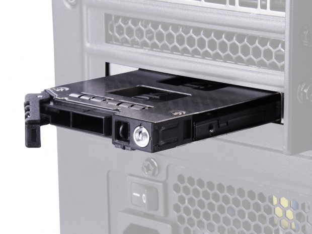 2.5インチSAS対応のリムーバブルベイ、SilverStone「SST-EXB02」国内発売